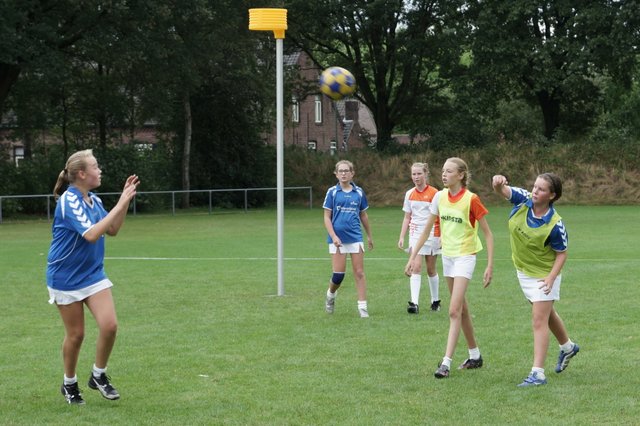 Korfbal C2  14 september-007.JPG